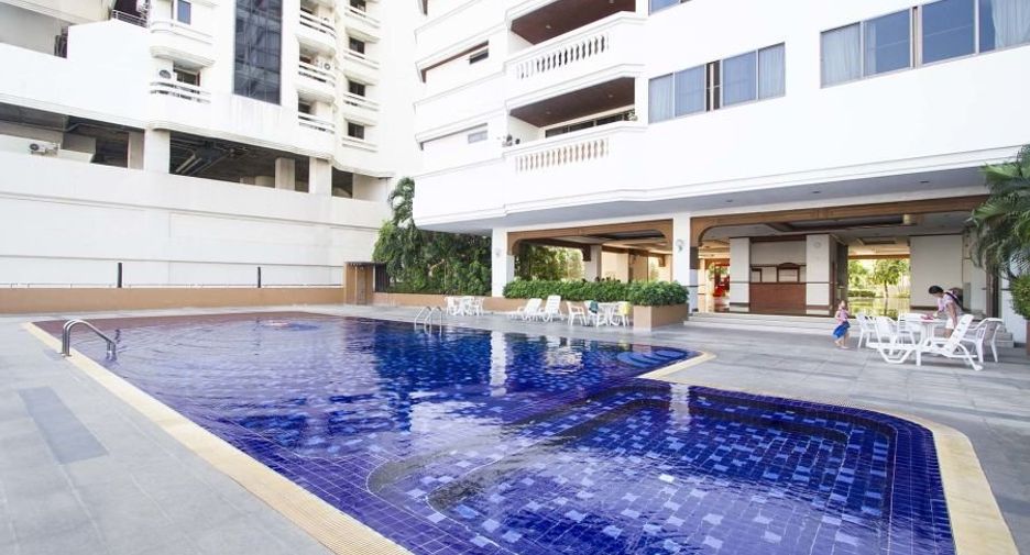 For rent 3 ベッドルーム apartment in Khlong Toei, Bangkok