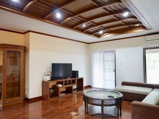 For sale 5 bedrooms house in Mueang Chiang Mai, Chiang Mai