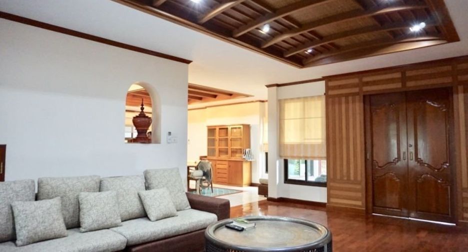 For sale 5 bedrooms house in Mueang Chiang Mai, Chiang Mai