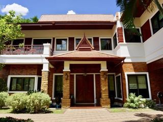 For sale 5 bedrooms house in Mueang Chiang Mai, Chiang Mai