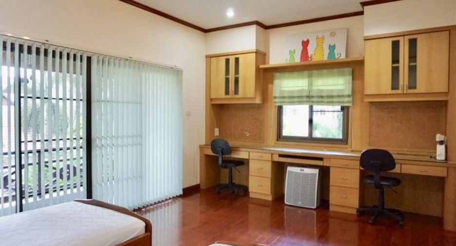 For sale 5 bedrooms house in Mueang Chiang Mai, Chiang Mai