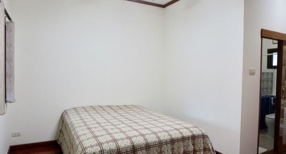 For sale 5 bedrooms house in Mueang Chiang Mai, Chiang Mai