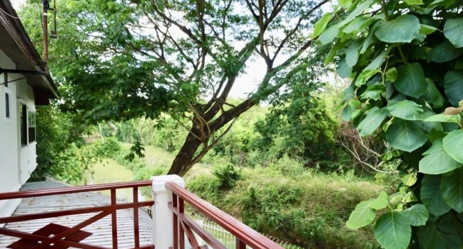 For sale 5 bedrooms house in Mueang Chiang Mai, Chiang Mai