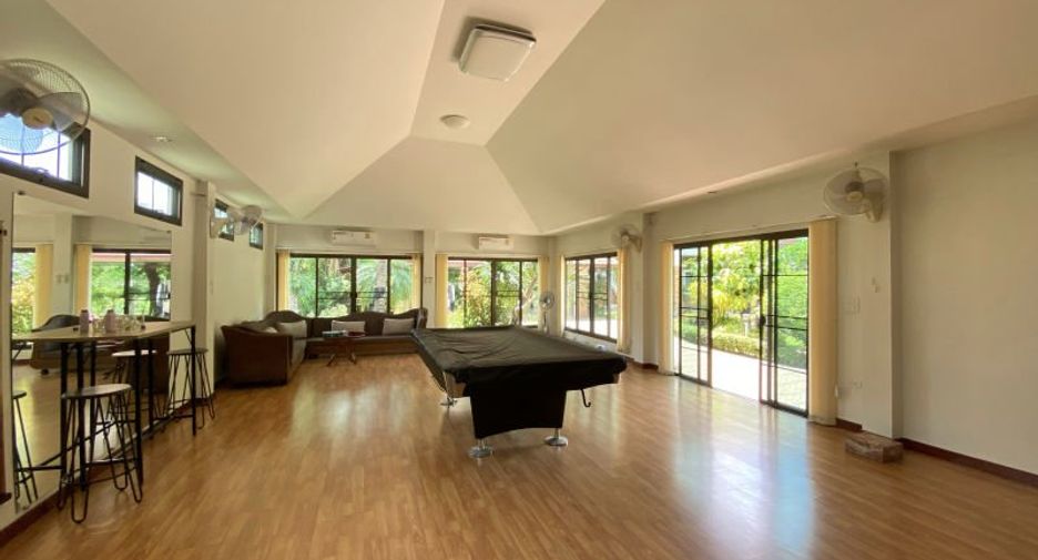 For sale 5 bedrooms house in Mueang Chiang Mai, Chiang Mai