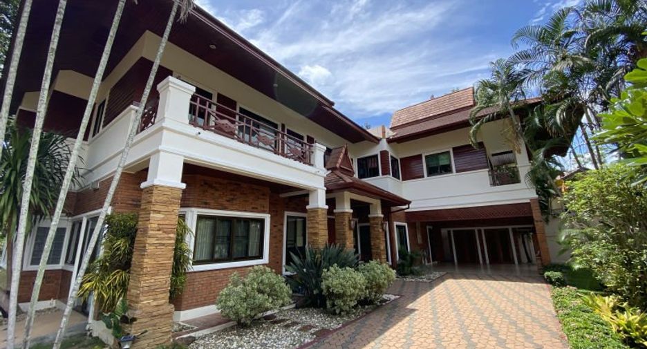 For sale 5 bedrooms house in Mueang Chiang Mai, Chiang Mai