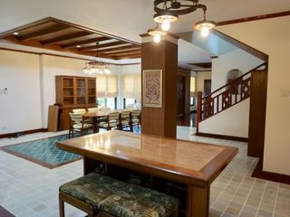 For sale 5 bedrooms house in Mueang Chiang Mai, Chiang Mai