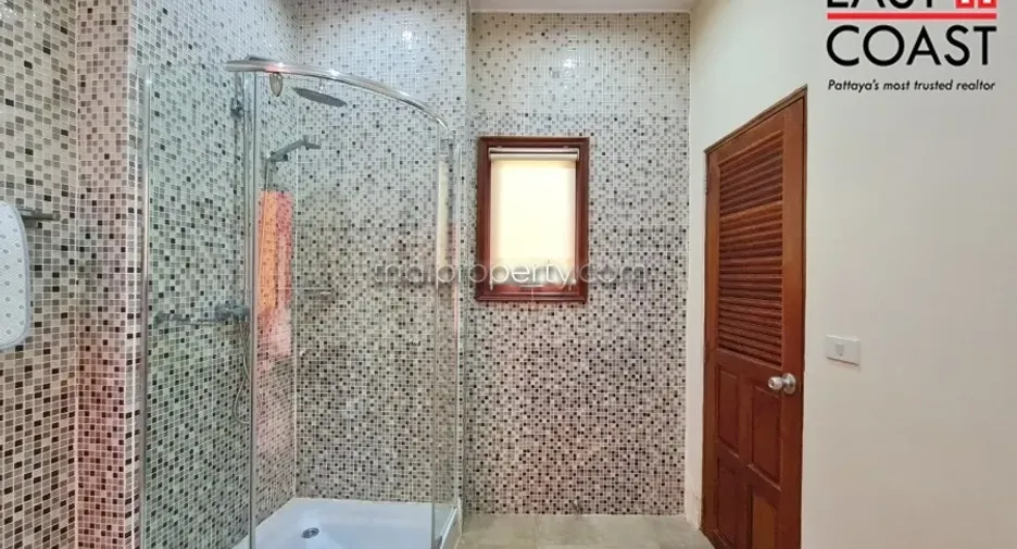 À vendre 5 chambres maison à Bang Lamung, Chonburi