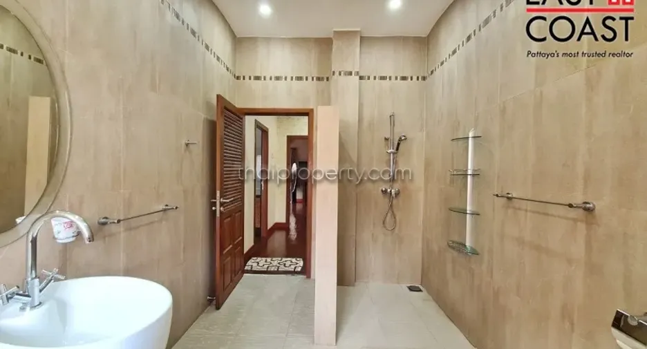 À vendre 5 chambres maison à Bang Lamung, Chonburi
