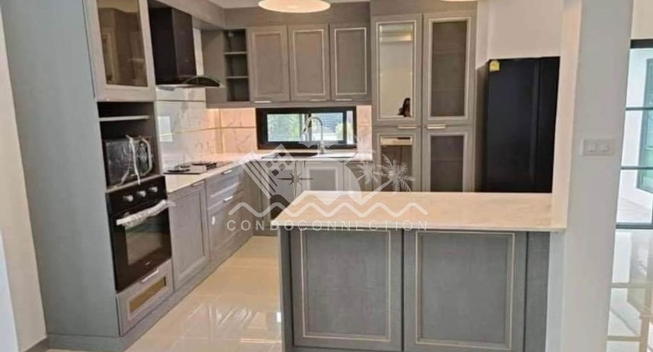 For rent 5 bed condo in East Pattaya, Pattaya