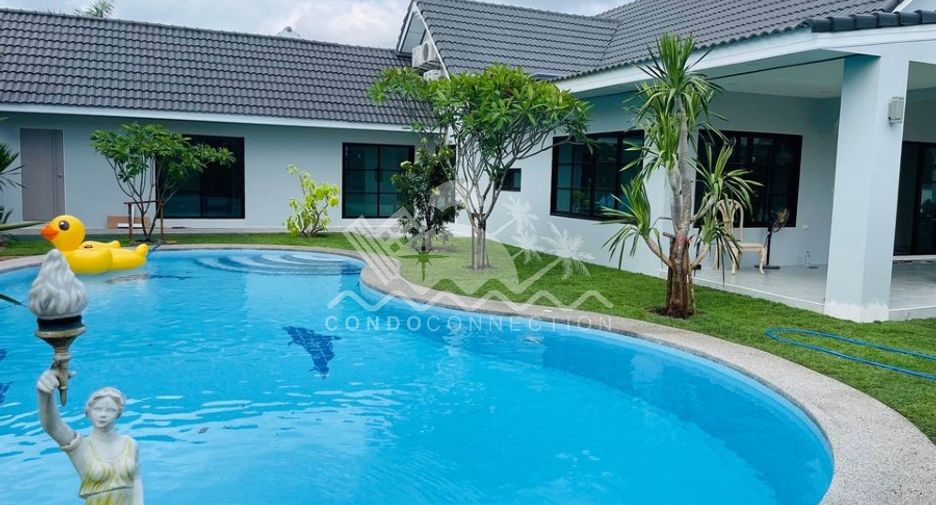 For rent 5 Beds condo in East Pattaya, Pattaya