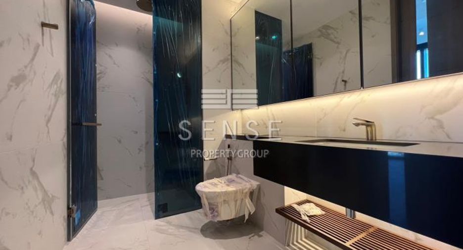 For sale 2 bedrooms condo in Khlong Toei, Bangkok