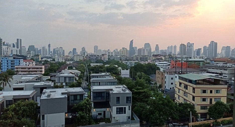 For rent 1 bed condo in Watthana, Bangkok