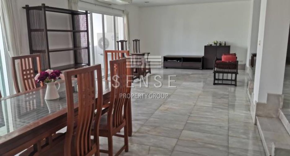 À vendre 3 chambres condo à Watthana, Bangkok