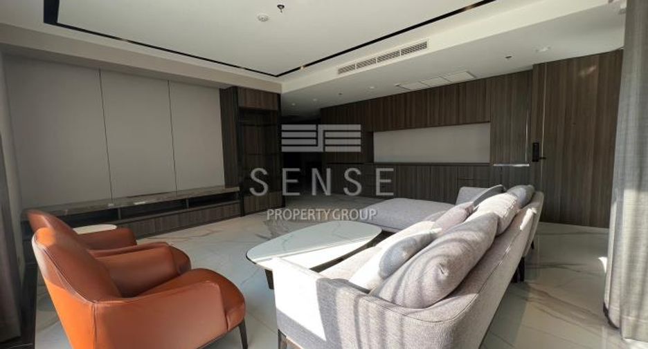 For rent 2 bedrooms condo in Khlong Toei, Bangkok