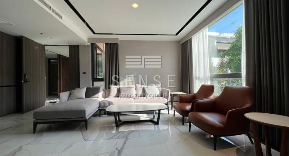 For rent 2 bedrooms condo in Khlong Toei, Bangkok