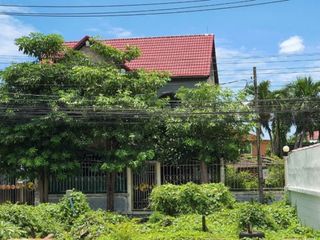 For sale 3 bedrooms house in Taling Chan, Bangkok