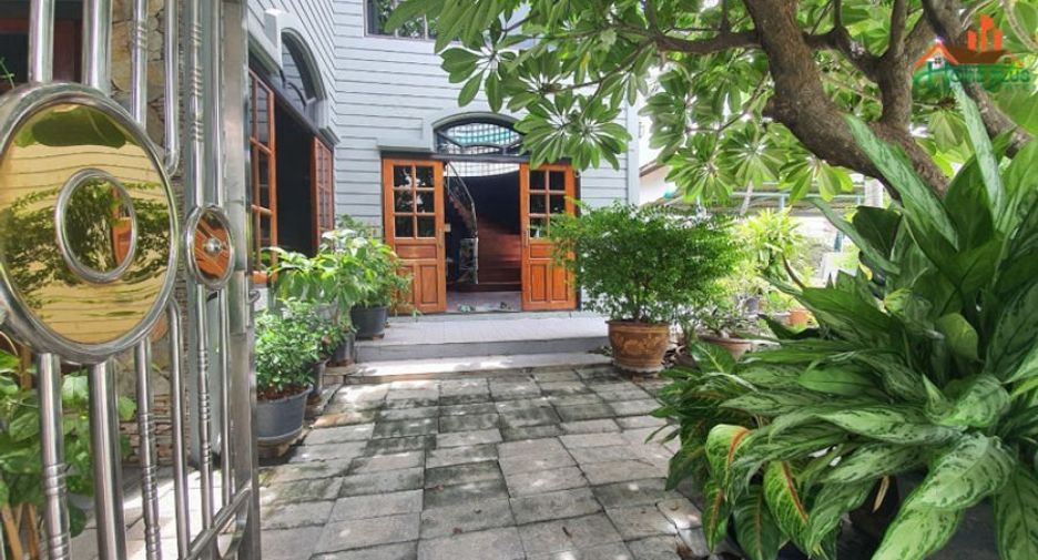 For sale 3 bedrooms house in Taling Chan, Bangkok