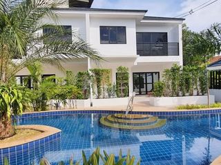 For sale 2 Beds townhouse in Mueang Rayong, Rayong