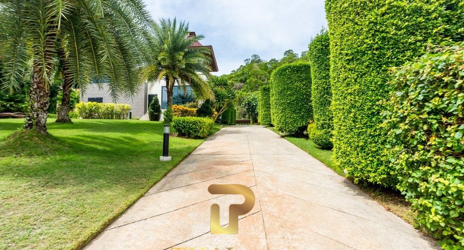 For sale 7 bedrooms villa in Pran Buri, Prachuap Khiri Khan