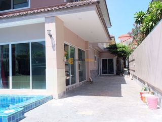 Haus zur Miete und zum Kauf mit 7 Zimmer in Bang Lamung, Chonburi