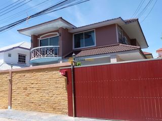 Haus zur Miete und zum Kauf mit 7 Zimmer in Bang Lamung, Chonburi
