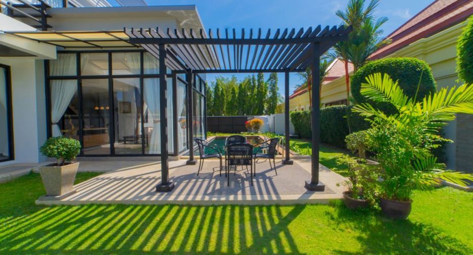 Villa en alquiler y en venta de 3 habitaciones en Mueang Phuket, Phuket