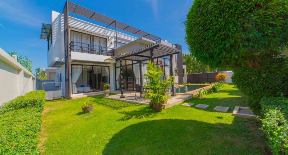 Villa en alquiler y en venta de 3 habitaciones en Mueang Phuket, Phuket