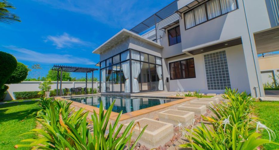 Villa en alquiler y en venta de 3 habitaciones en Mueang Phuket, Phuket