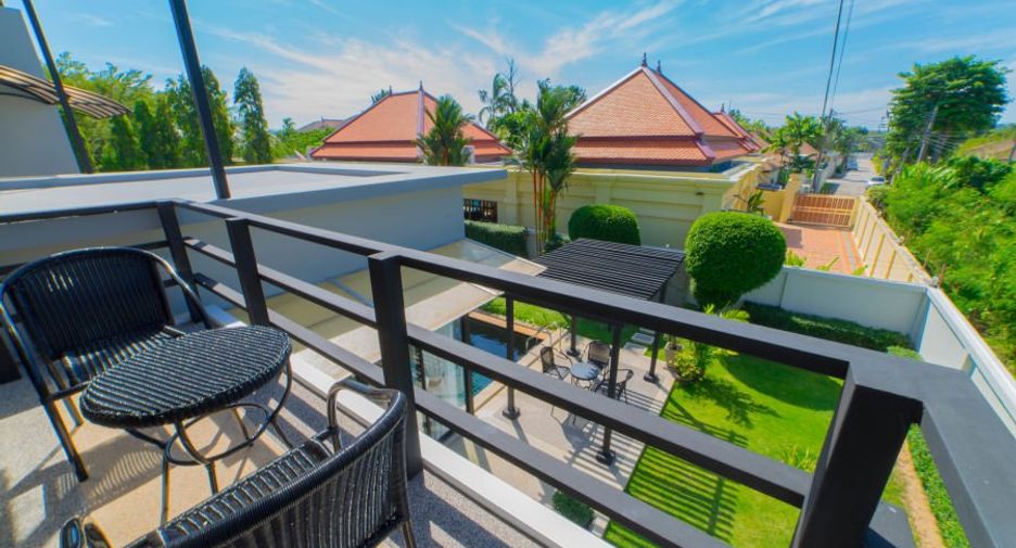 Villa en alquiler y en venta de 3 habitaciones en Mueang Phuket, Phuket