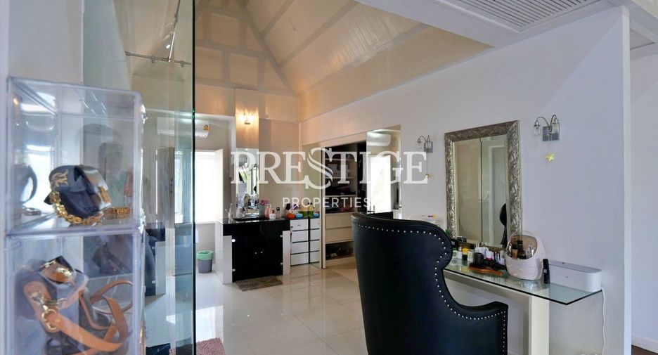 For sale 10 bedrooms house in Na Jomtien, Pattaya