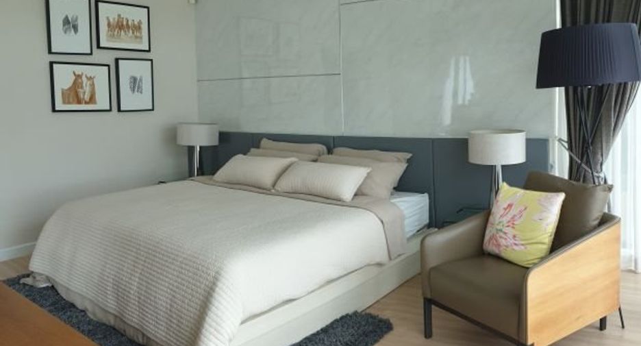 Casa en alquiler de 3 habitaciones en Bang Lamung, Chonburi