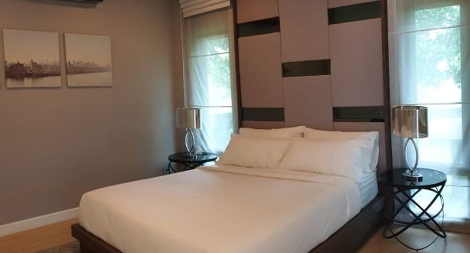 Casa en alquiler de 3 habitaciones en Bang Lamung, Chonburi