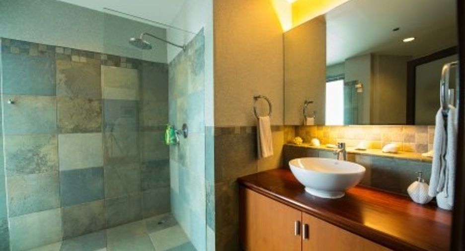 For rent and for sale 5 bedrooms condo in Watthana, Bangkok