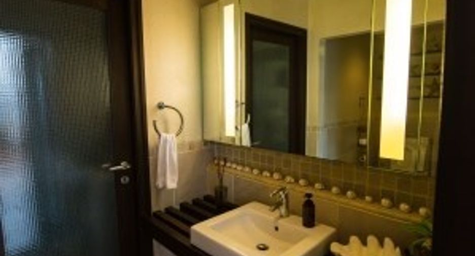 For rent and for sale 5 bedrooms condo in Watthana, Bangkok