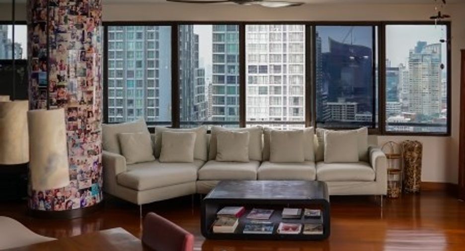 For rent and for sale 5 bedrooms condo in Watthana, Bangkok