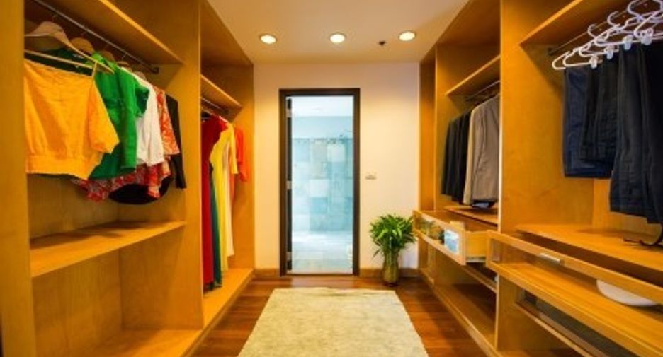 For rent and for sale 5 bedrooms condo in Watthana, Bangkok