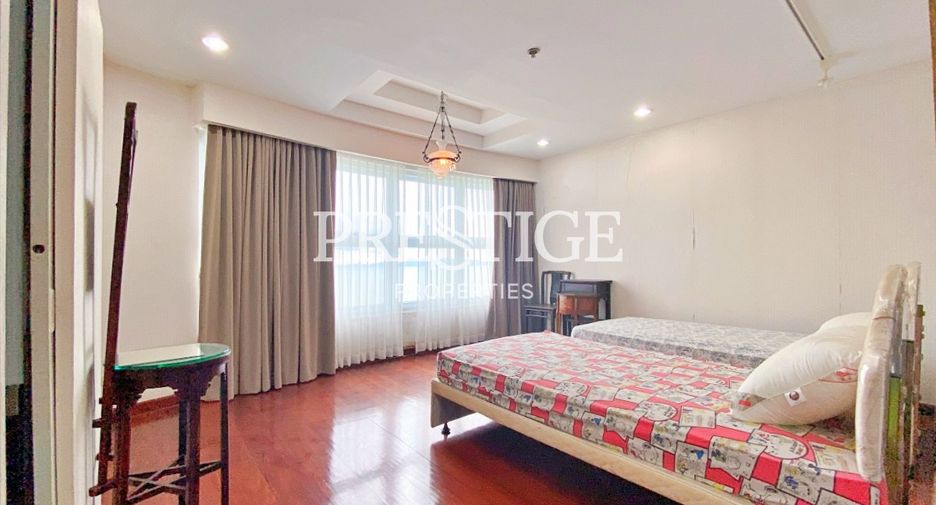 For sale 3 bedrooms condo in Bang Lamung, Chonburi