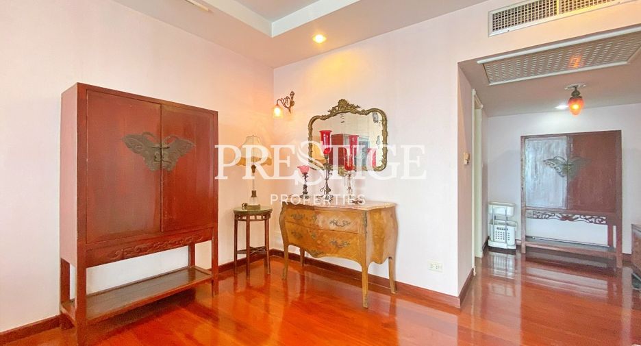 For sale 3 bedrooms condo in Bang Lamung, Chonburi