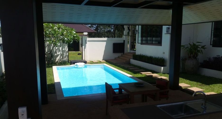 For rent 3 bedrooms villa in Takua Pa, Phang Nga