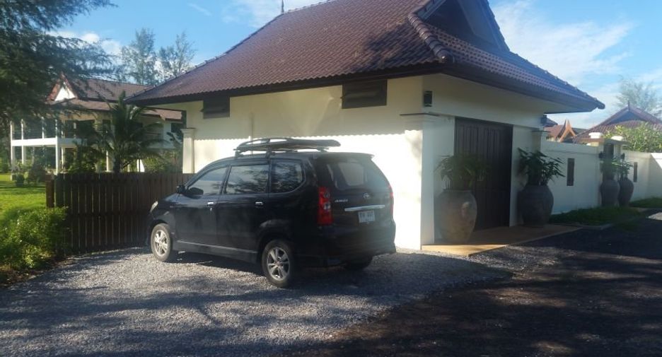 For rent 3 bedrooms villa in Takua Pa, Phang Nga