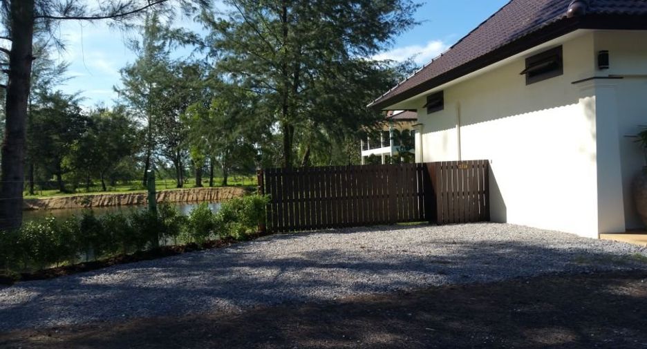 For rent 3 bedrooms villa in Takua Pa, Phang Nga