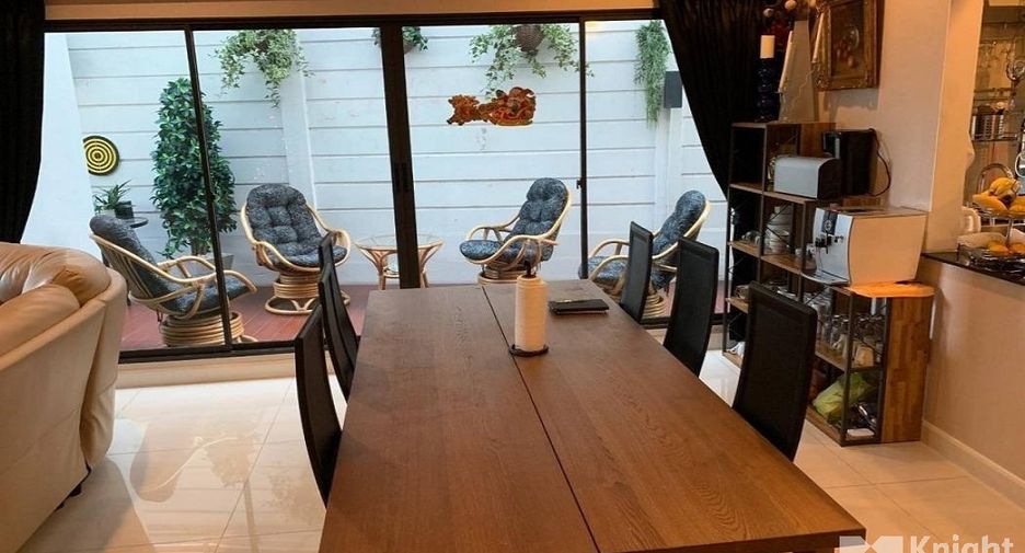 Casa en venta de 4 habitaciones en Chatuchak, Bangkok