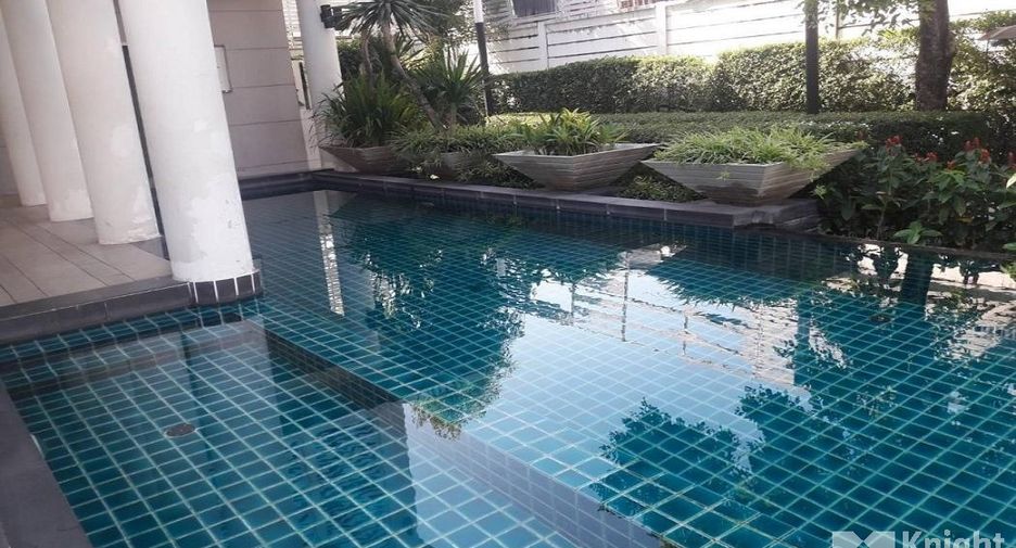 Casa en venta de 4 habitaciones en Chatuchak, Bangkok