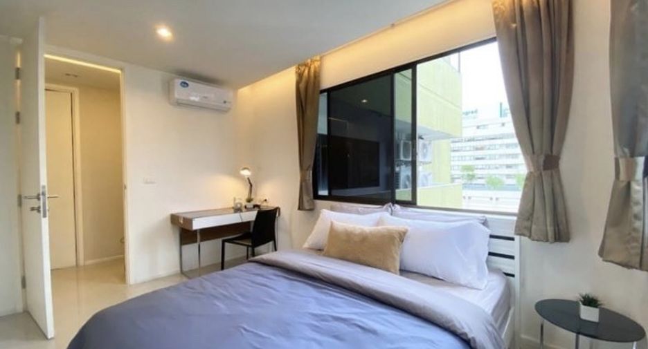 For rent 2 bedrooms condo in Watthana, Bangkok