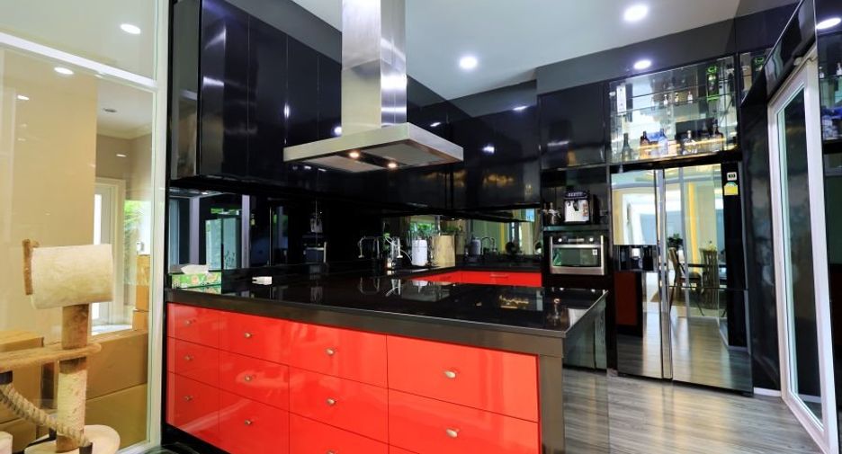For sale 5 bedrooms house in Bang Kruai, Nonthaburi