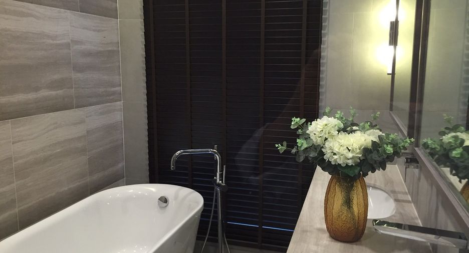 Condo en alquiler de 2 habitaciones en Sathon, Bangkok