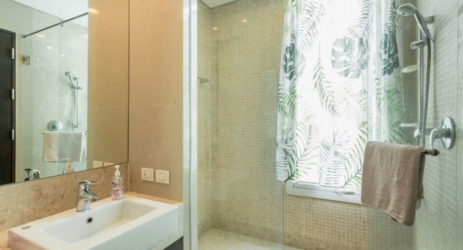 For sale そして for rent 2 ベッドルーム condo in Pathum Wan, Bangkok