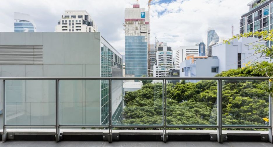 For sale そして for rent 2 ベッドルーム condo in Pathum Wan, Bangkok