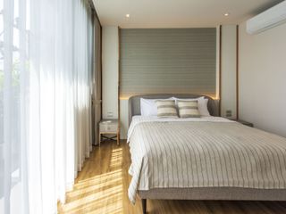 For rent 3 bed condo in Mueang Samut Prakan, Samut Prakan