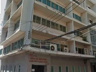 For sale 6 bed townhouse in Khlong Toei, Bangkok